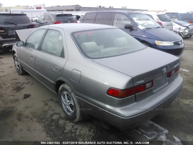 4T1BG22K8VU110532 - 1997 TOYOTA CAMRY CE/LE/XLE TAN photo 3