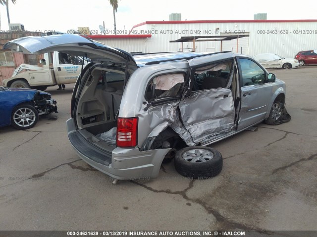 2A4RR5D10AR343941 - 2010 CHRYSLER TOWN & COUNTRY TOURING SILVER photo 4