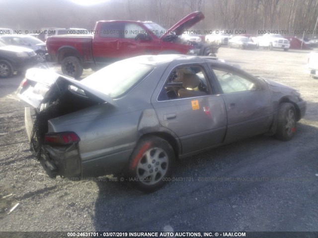 JT2BF22K0X0200347 - 1999 TOYOTA CAMRY LE/XLE Champagne photo 4