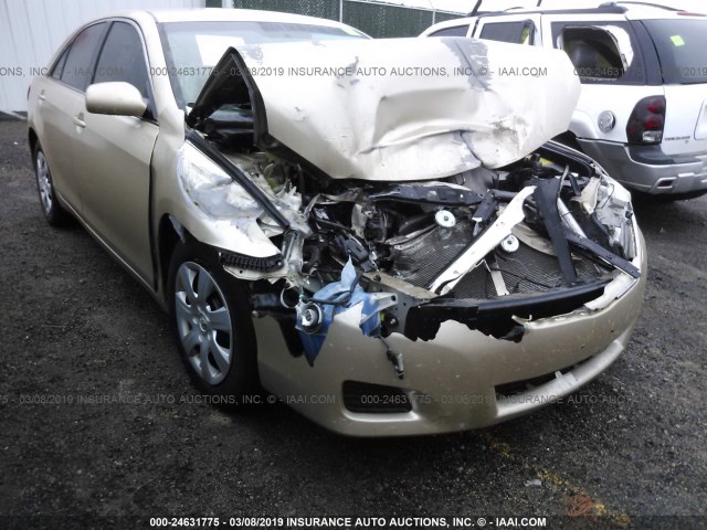 4T4BF3EK1AR047908 - 2010 TOYOTA CAMRY SE/LE/XLE GOLD photo 1