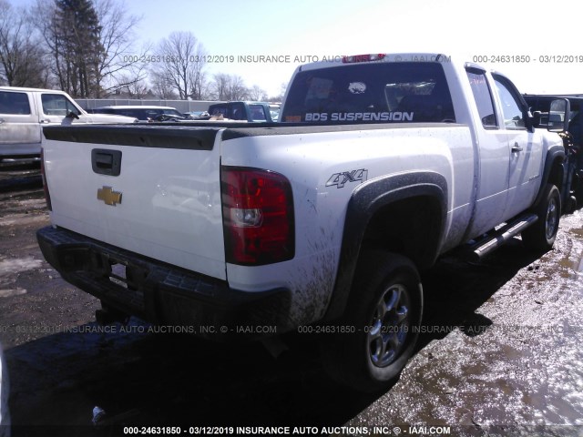 1GCRKSE73DZ172284 - 2013 CHEVROLET SILVERADO K1500 LT WHITE photo 4