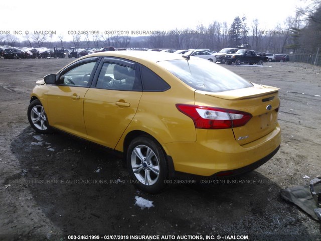 1FAHP3F29CL283578 - 2012 FORD FOCUS SE YELLOW photo 3