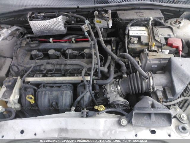 1FAHP34N28W195121 - 2008 FORD FOCUS S/SE SILVER photo 10