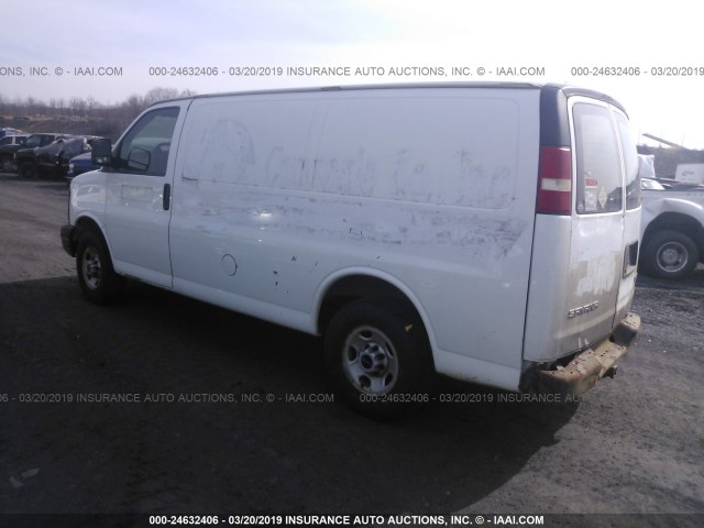 1GTGG25C181109873 - 2008 GMC SAVANA G2500 WHITE photo 3