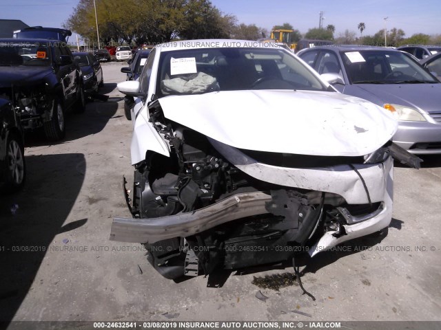 1C3CCCAB9FN711086 - 2015 CHRYSLER 200 LIMITED WHITE photo 6