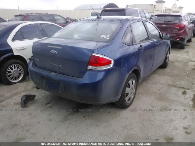 1FAHP34NX8W282944 - 2008 FORD FOCUS S/SE BLUE photo 4