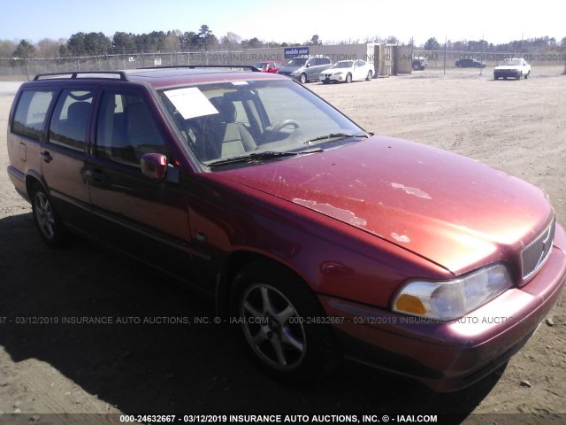 YV1LW5672W2398140 - 1998 VOLVO V70 GLT MAROON photo 1