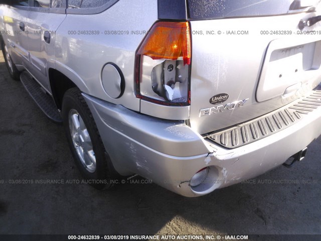 1GKDT13S652313162 - 2005 GMC ENVOY SILVER photo 6