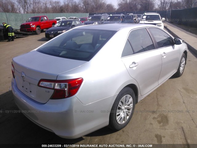 4T4BF1FK7ER372698 - 2014 TOYOTA CAMRY L/SE/LE/XLE SILVER photo 4
