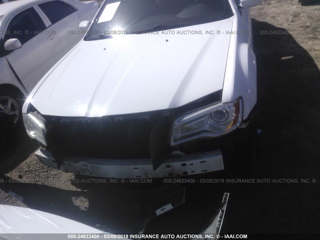 2C3CCAAGXCH114176 - 2012 CHRYSLER 300 WHITE photo 6