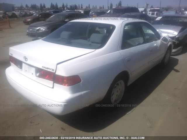 4T1BG22K6YU925669 - 2000 TOYOTA CAMRY CE/LE/XLE 白色 照片 4