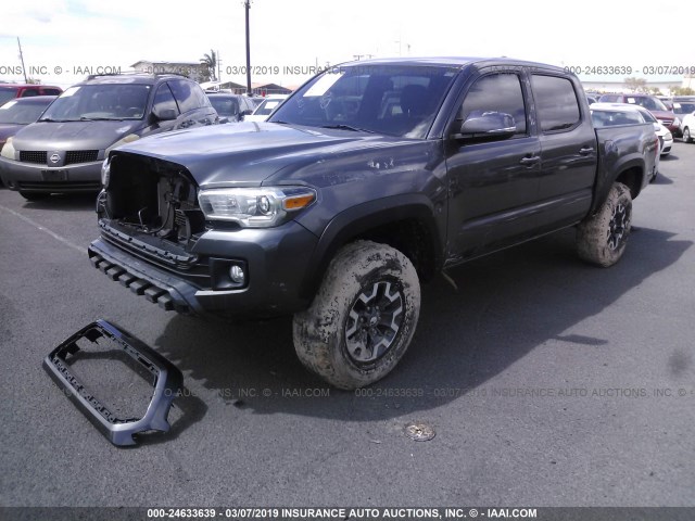 3TMCZ5AN4HM049852 - 2017 TOYOTA TACOMA DBL CAB/SR/TRDSPT/OR/PRO ნაცრისფერი ფოტო 2
