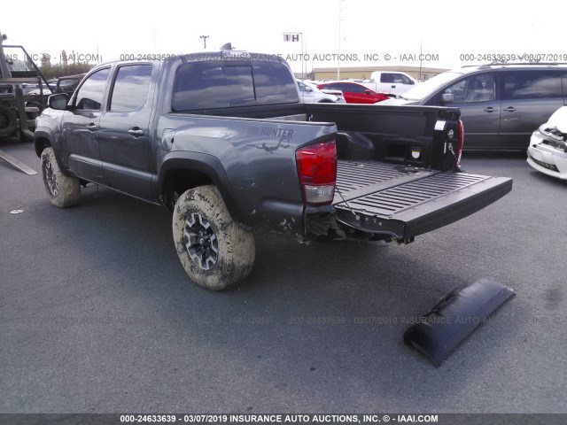 3TMCZ5AN4HM049852 - 2017 TOYOTA TACOMA DBL CAB/SR/TRDSPT/OR/PRO ნაცრისფერი ფოტო 3