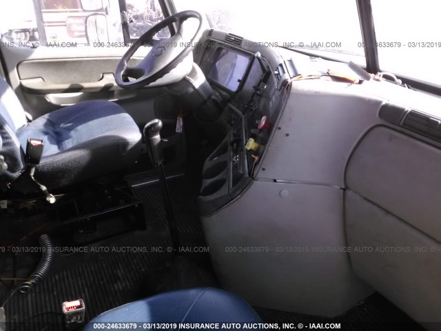 1FUJA6CK67DV31751 - 2007 FREIGHTLINER CONVENTIONAL COLUMBIA WHITE photo 5