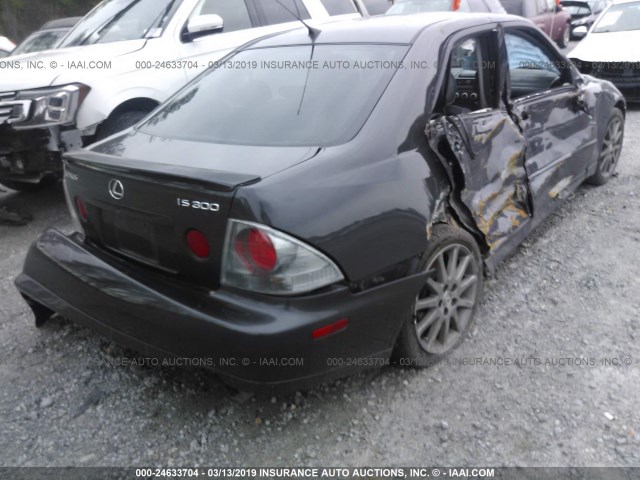 JTHBD192940090406 - 2004 LEXUS IS 300 GRAY photo 4