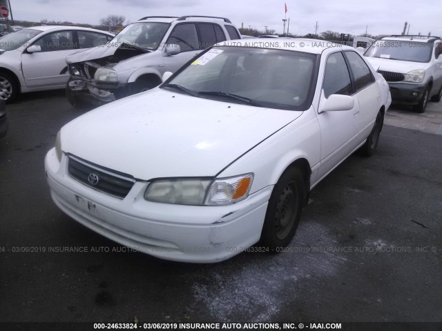 JT2BG22K310585505 - 2001 TOYOTA CAMRY CE/LE/XLE WHITE photo 2