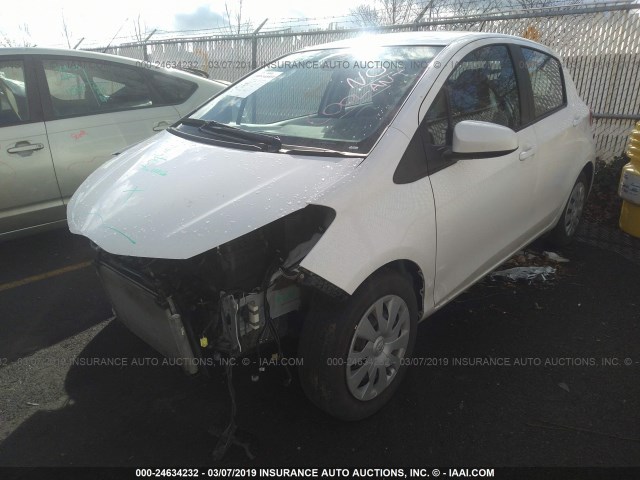 VNKKTUD37HA079711 - 2017 TOYOTA YARIS L/LE/SE WHITE photo 2