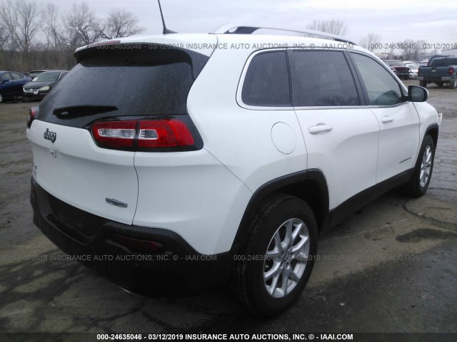 1C4PJMCS8GW241408 - 2016 JEEP CHEROKEE LATITUDE WHITE photo 4