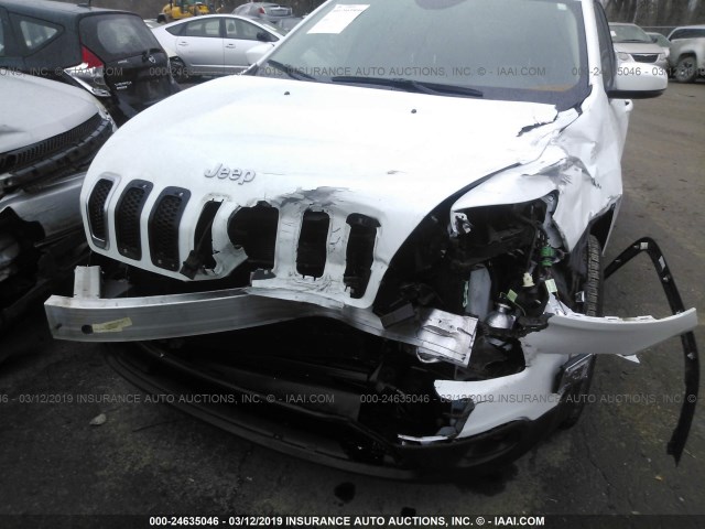 1C4PJMCS8GW241408 - 2016 JEEP CHEROKEE LATITUDE WHITE photo 6