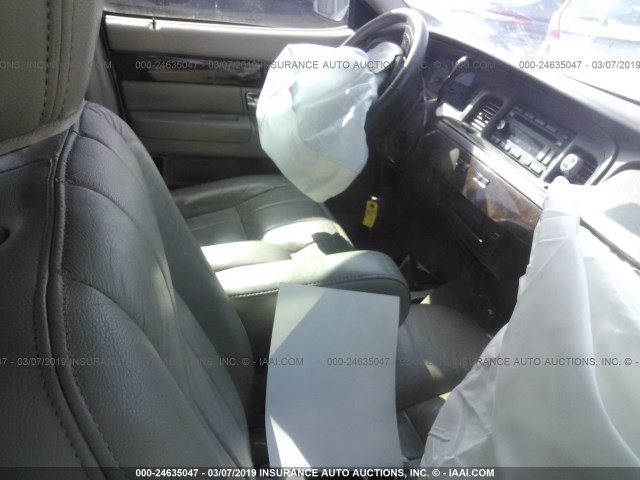 2MEBM7FV7AX600394 - 2010 MERCURY GRAND MARQUIS LS SILVER photo 5