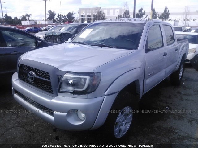 3TMLU4EN9BM065362 - 2011 TOYOTA TACOMA DOUBLE CAB 银色 照片 2