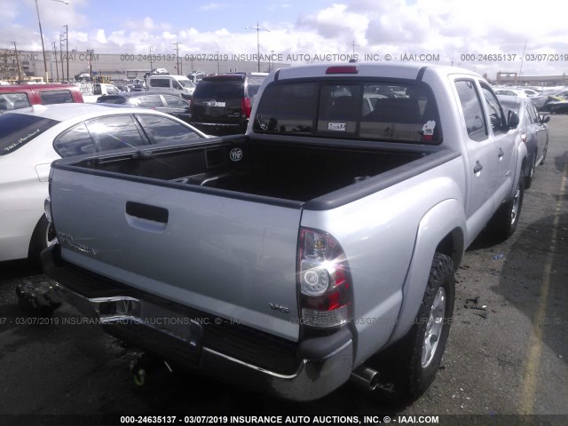 3TMLU4EN9BM065362 - 2011 TOYOTA TACOMA DOUBLE CAB 银色 照片 4