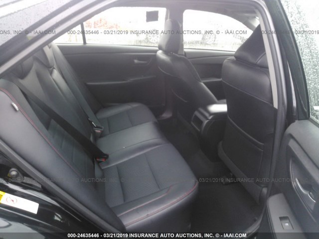 4T1BF1FK6HU381472 - 2017 TOYOTA CAMRY LE/XLE/SE/XSE შავი ფოტო 8