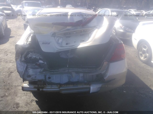 1HGCM56107A102418 - 2007 HONDA ACCORD VALUE GOLD photo 6