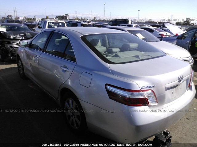 JTNBB46K483048545 - 2008 TOYOTA CAMRY HYBRID SILVER photo 3