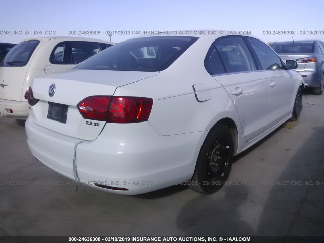 3VWDP7AJ2DM284048 - 2013 VOLKSWAGEN JETTA SE WHITE photo 4