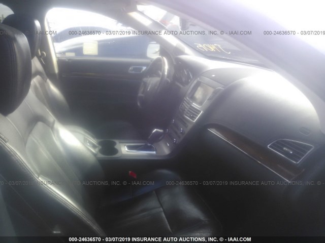 2LMHJ5FR7ABJ14015 - 2010 LINCOLN MKT BLACK photo 5