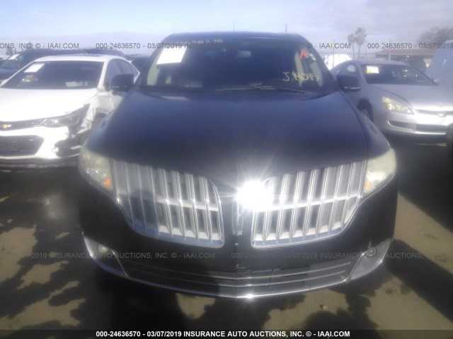 2LMHJ5FR7ABJ14015 - 2010 LINCOLN MKT BLACK photo 6