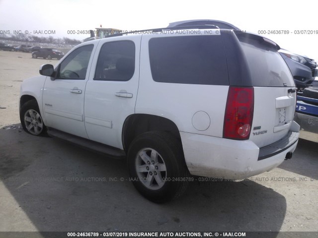 1GKS1AE07BR136763 - 2011 GMC YUKON SLE WHITE photo 3