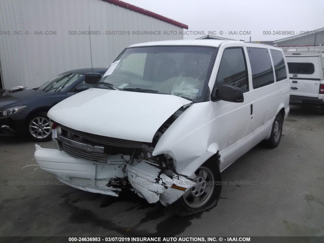 1GNDM19X13B125813 - 2003 CHEVROLET ASTRO WHITE photo 2