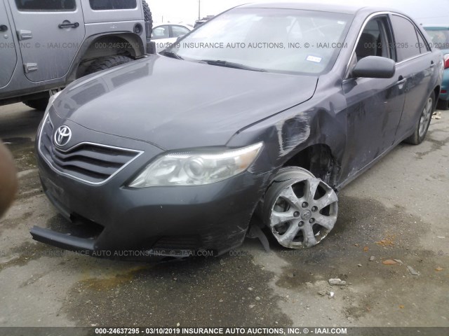 4T4BF3EK7BR211812 - 2011 TOYOTA CAMRY SE/LE/XLE 灰色 照片 6