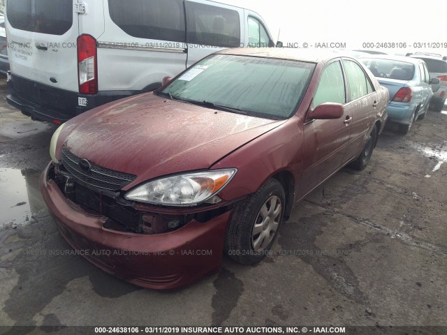 4T1BE32K52U059286 - 2002 TOYOTA CAMRY LE/XLE/SE RED photo 2