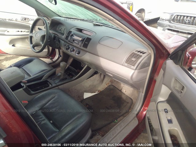 4T1BE32K52U059286 - 2002 TOYOTA CAMRY LE/XLE/SE RED photo 5