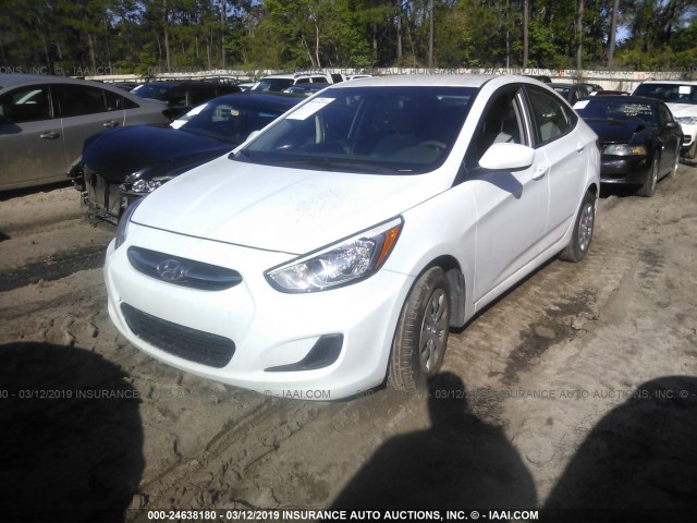 KMHCT4AE1HU176092 - 2017 HYUNDAI ACCENT SE WHITE photo 2