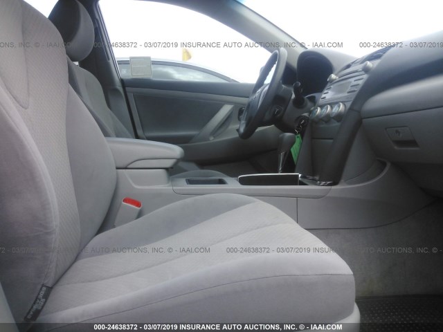 4T1BE46K58U212774 - 2008 TOYOTA CAMRY CE/LE/XLE/SE 银色 照片 5