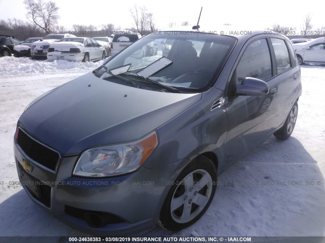 KL1TD66E49B662910 - 2009 CHEVROLET AVEO LS/LT GRAY photo 2