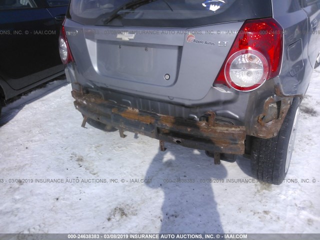 KL1TD66E49B662910 - 2009 CHEVROLET AVEO LS/LT GRAY photo 6