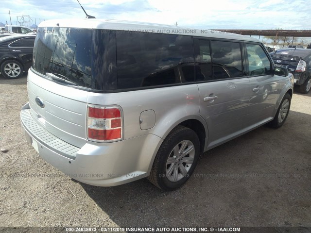 2FMGK5BC8BBD03621 - 2011 FORD FLEX SE SILVER photo 4