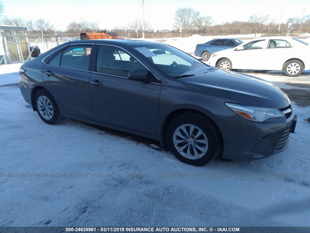 4T1BF1FK7GU999107 - 2016 TOYOTA CAMRY LE/XLE/SE/XSE GRAY photo 1