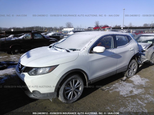 JN1BJ1CR5JW207782 - 2018 NISSAN ROGUE SPORT S/SV/SL WHITE photo 2