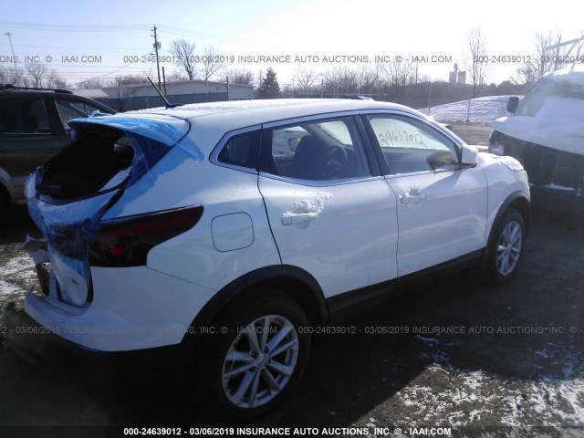 JN1BJ1CR5JW207782 - 2018 NISSAN ROGUE SPORT S/SV/SL WHITE photo 4