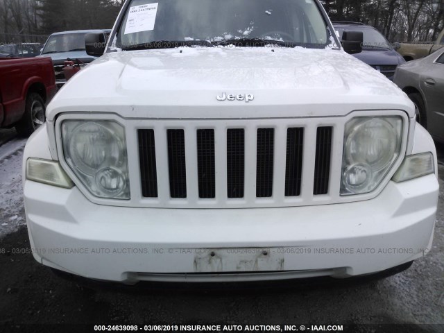 1J8GN28K68W179650 - 2008 JEEP LIBERTY SPORT WHITE photo 6