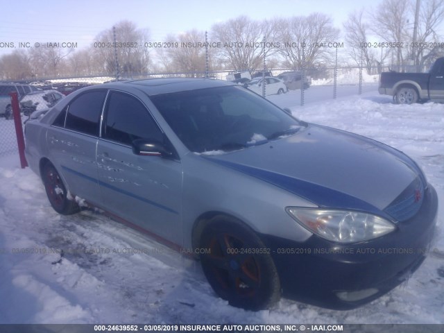 4T1BE32K12U626805 - 2002 TOYOTA CAMRY LE/XLE/SE SILVER photo 1