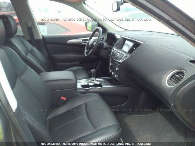 5N1DR2MN1HC669909 - 2017 NISSAN PATHFINDER S/SV/SL/PLATINUM GRAY photo 5