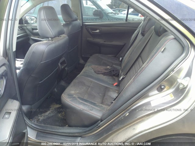 4T1BF1FK1FU013973 - 2015 TOYOTA CAMRY LE/XLE/SE/XSE GRAY photo 8