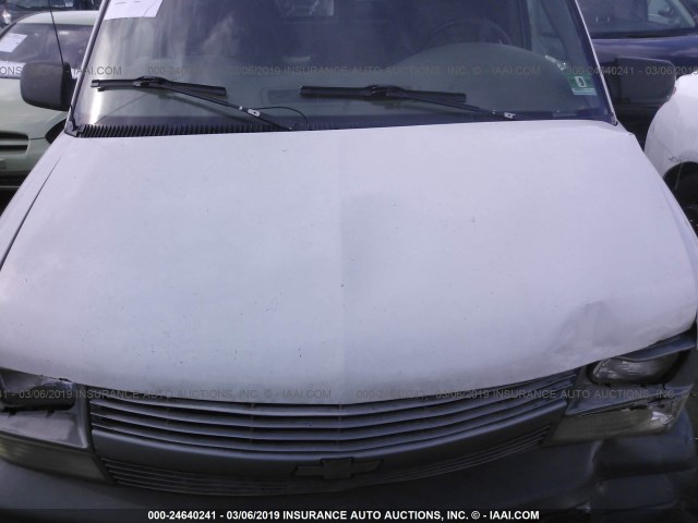 1GCDM19X54B110175 - 2004 CHEVROLET ASTRO WHITE photo 10